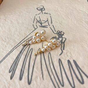 Natural pearl earrings